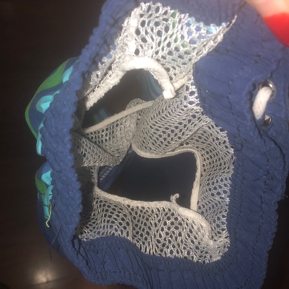 Boys’ stylish swim trunks - Picture 3 of 4